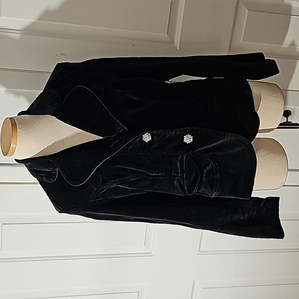 Kikit Jeans women's velvet blazer with jeweled‎ buttons. Size large. Cotton